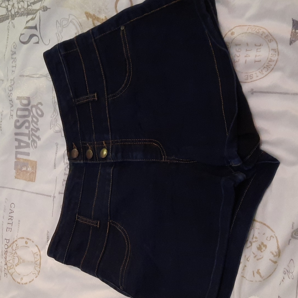 Refuge dark denim shorts.